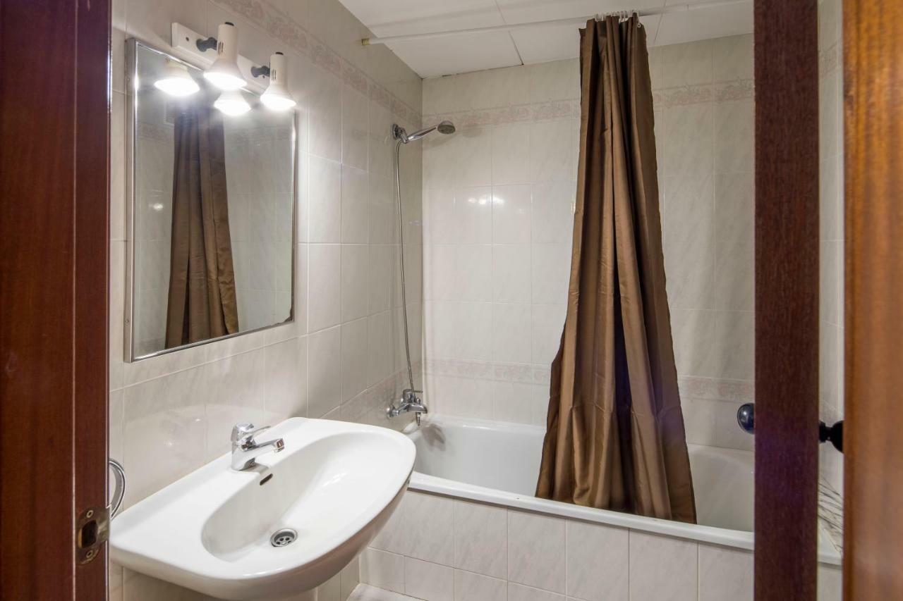Ferienwohnung Apartamento Castell De Perelada Gerona Exterior foto